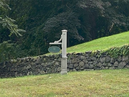 apt-2t-51 Haines Rd, Bedford Hills, NY, 10507-1241 | Card Image