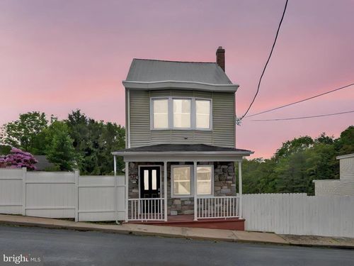 526 Pine Hill St, MINERSVILLE, PA, 17954-1520 | Card Image