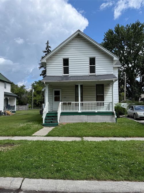 1013 Wall St, Port Huron, MI, 48060-5217 | Card Image