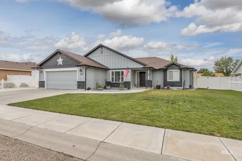 658 Nw 14th St, Ontario, OR, 97914-2067 | Card Image