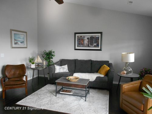 17 Cove Dr, Bay City, MI, 48706-4172 | Card Image