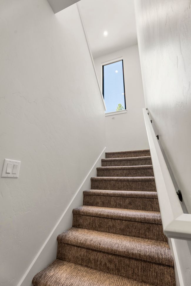 37-Stairs | Image 25