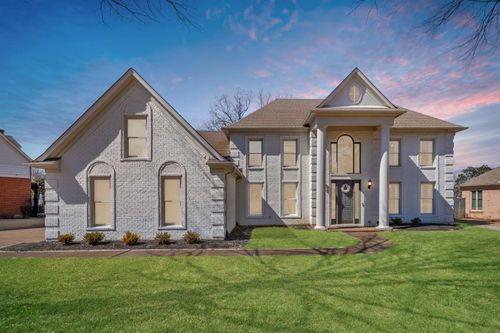 9884 S Houston Oak Dr, Germantown, TN, 38139-6921 | Card Image