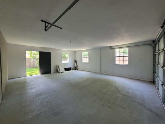 Plenty of room to add work benches and shelves | Image 31