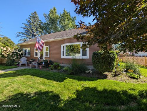 5 Mckinley St, Adams, MA, 01220-1411 | Card Image