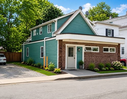 12 Linden St, Rockland, MA, 02370-2332 | Card Image