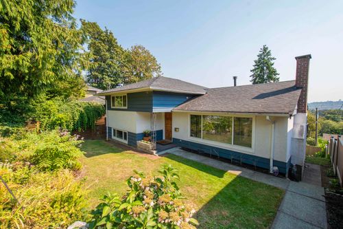 1179 Cloverley St, North Vancouver, BC, V7L1N7 | Card Image