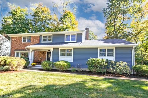 52 Coolidge Dr, Berkeley Heights, NJ, 07922-2070 | Card Image