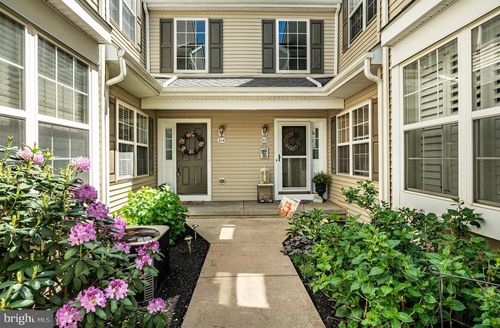 2-214 Flagstone Rd, CHESTER SPRINGS, PA, 19425-3826 | Card Image