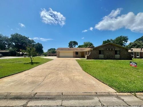 135 Perdido Cir, Niceville, FL, 32578-3501 | Card Image