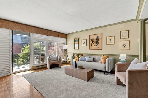 225-75 Grove St, Wellesley, MA, 02482-7828 | Card Image