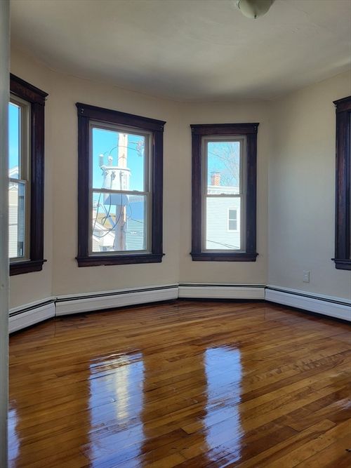 302-74 Pecker St, Haverhill, MA, 01830-5682 | Card Image