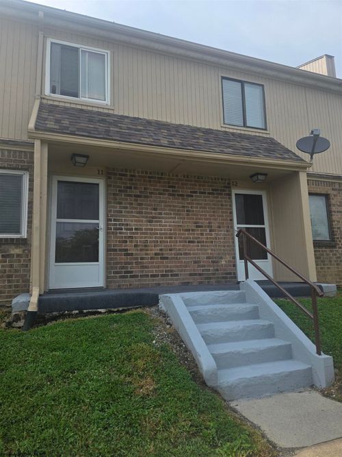 12-26 Pineview Dr, Reedsville, WV, 26547-1140 | Card Image