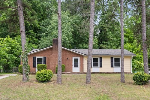 802 Miriam Ave, High Point, NC, 27263-2248 | Card Image