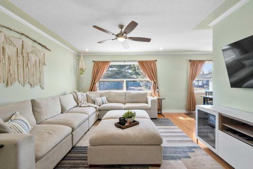 6112 Buckthorn Rd Nw, Calgary, AB, T2K2Z1 | Card Image