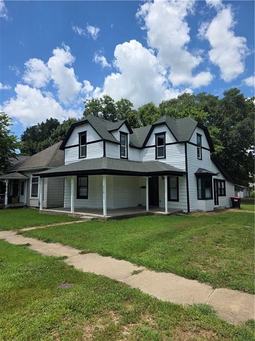 315 W 3rd Ave, Garnett, KS, 66032-1305 | Card Image