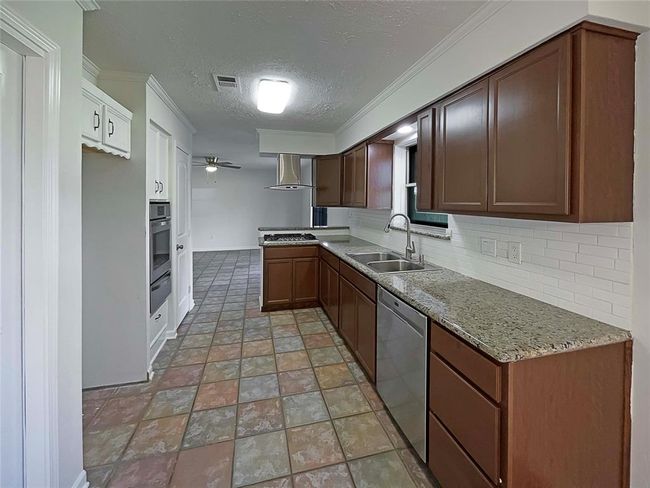 5108 Halbert Dr, House other with 3 bedrooms, 2 bathrooms and 2 parking in Pearland TX | Image 12