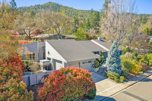 1800 Peachey Rd, Ashland, OR, 97520-8500 | Card Image