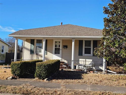 305 N James St, Sparta, IL, 62286-1215 | Card Image