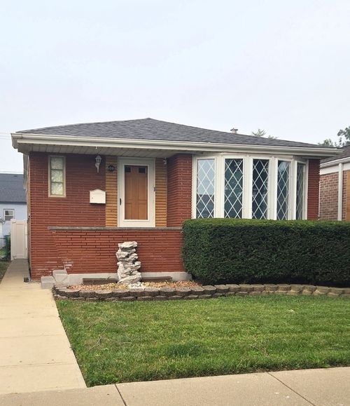 5537 S Massasoit Ave, Chicago, IL, 60638-2833 | Card Image