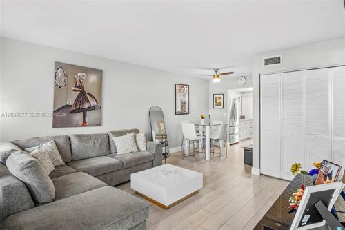 104-19 Abbey Ln, Delray Beach, FL, 33446-1717 | Card Image