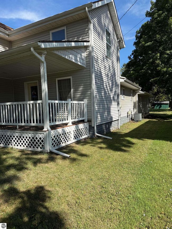 811 E Center St, House other with 3 bedrooms, 2 bathrooms and null parking in Ithaca MI | Image 14
