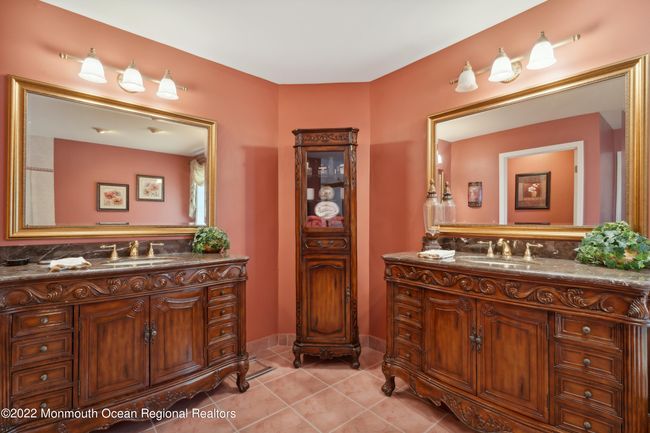 527 Apache Trl, House other with 5 bedrooms, 6 bathrooms and null parking in Morganville NJ | Image 13