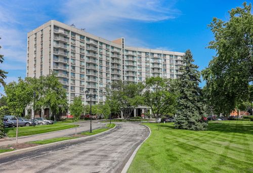 12f-20 N Tower Road, Oak Brook, IL, 60523 | Card Image