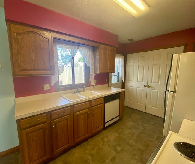 4123 Roundhill Dr, Condo with 2 bedrooms, 1 bathrooms and null parking in Anderson IN | Image 19