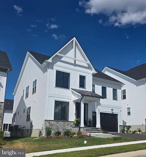 8776 Walnut Bottom Ln, Frederick, MD, 21701-3586 | Card Image