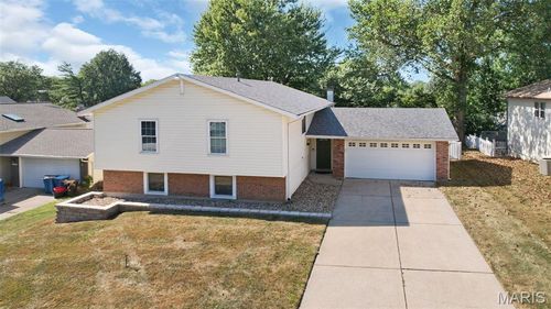 1511 Shadow Ln, Saint Charles, MO, 63303-5023 | Card Image