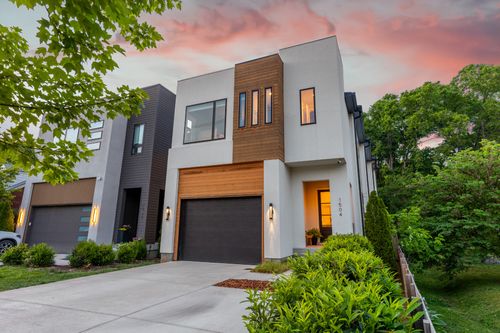1504 Grandview Dr, Nashville, TN, 37215-3032 | Card Image