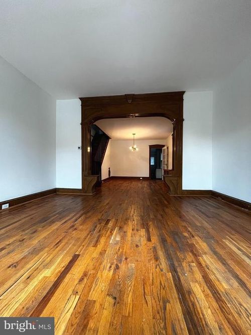 2715 E Lehigh Ave, PHILADELPHIA, PA, 19125-4028 | Card Image