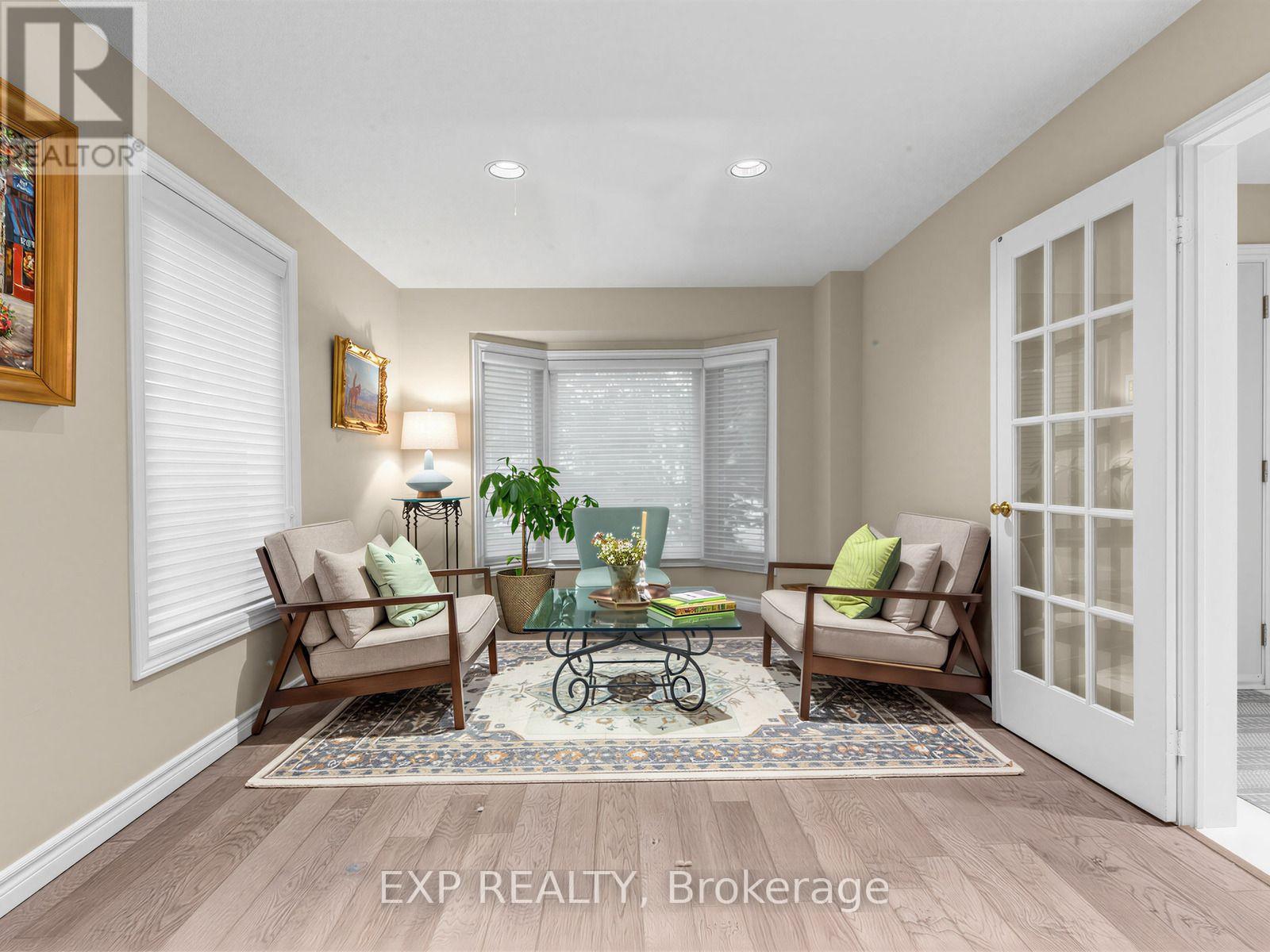 Residential in Vaughan (Crestwood-Springfarm-Yorkhill) 5