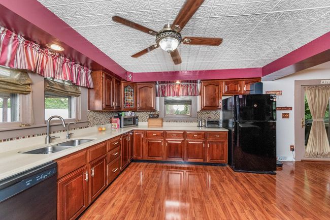 715 Locust St, House other with 4 bedrooms, 2 bathrooms and 2 parking in Minonk IL | Image 7