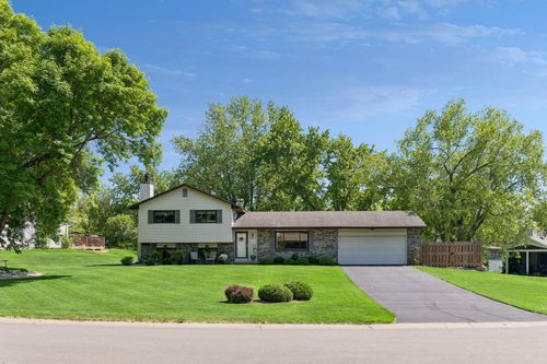 10435 Buckingham Dr, Eden Prairie, MN, 55347-2940 | Card Image
