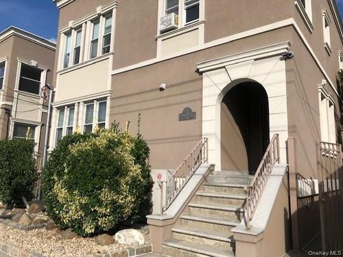 2r-40-15 214th Pl, Bayside, NY, 11361 | Card Image