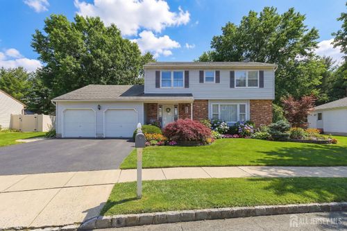 3 Locklin Ct, Sayreville, NJ, 08872-1300 | Card Image