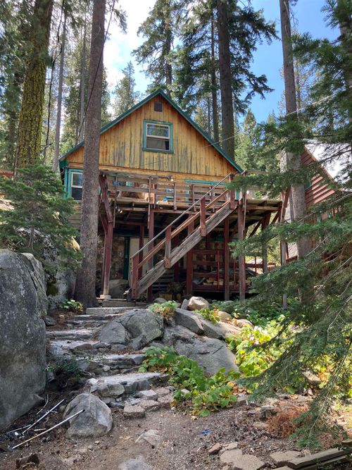 15621 Conifer, Truckee, CA, 96161 | Card Image