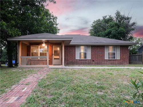 615 9th Ave, Belton, TX, 76513-2729 | Card Image