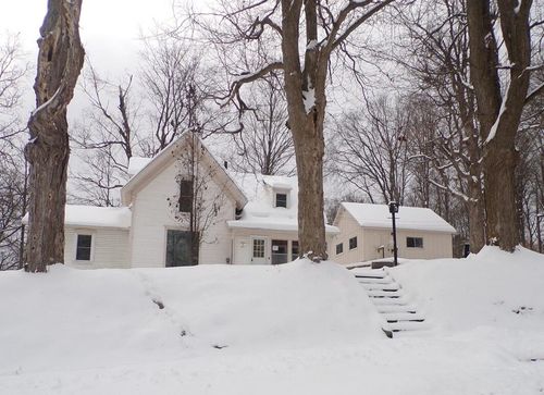 305 W Pine St, Big Rapids, MI, 49307-1359 | Card Image