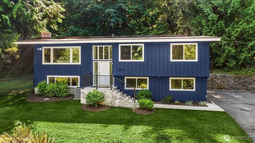895 Wildwood Boulevard Sw, Issaquah, WA, 98027 | Card Image