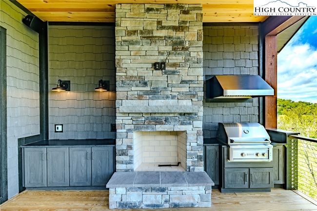 2005 Moon Run, House other with 4 bedrooms, 6 bathrooms and null parking in Linville NC | Image 17