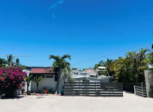 8 Grassy Rd, Key Largo, FL, 33037-3011 | Card Image