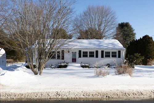 536 North Ave, Rochester, MA, 02770-1811 | Card Image