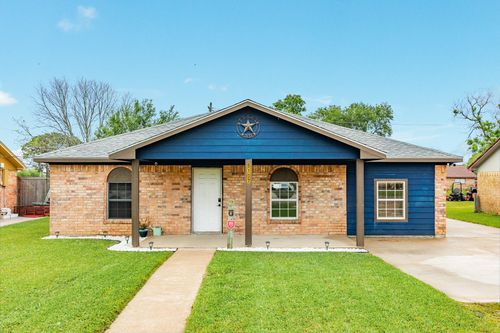 5107 2nd St, Danbury, TX, 77534-9720 | Card Image