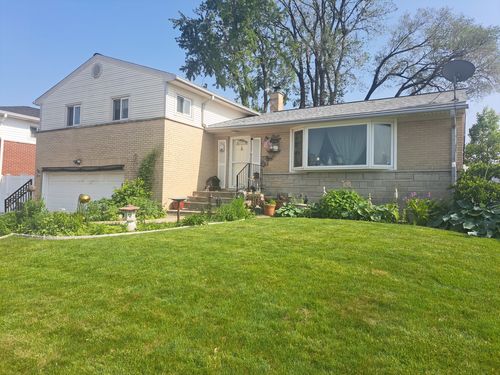 918 Park Dr, Melrose Park, IL, 60160-2231 | Card Image
