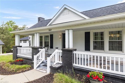 1057 Virginia St, Eden, NC, 27288-2237 | Card Image