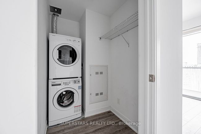 2413 - 50 Charles St E, Condo with 0 bedrooms, 1 bathrooms and null parking in Toronto ON | Image 19