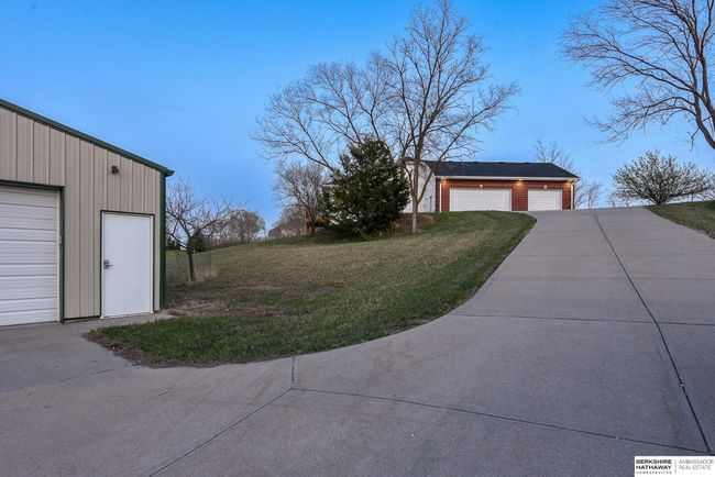 7881 Wisteria Way, House other with 5 bedrooms, 3 bathrooms and 3 parking in Fort Calhoun NE | Image 4